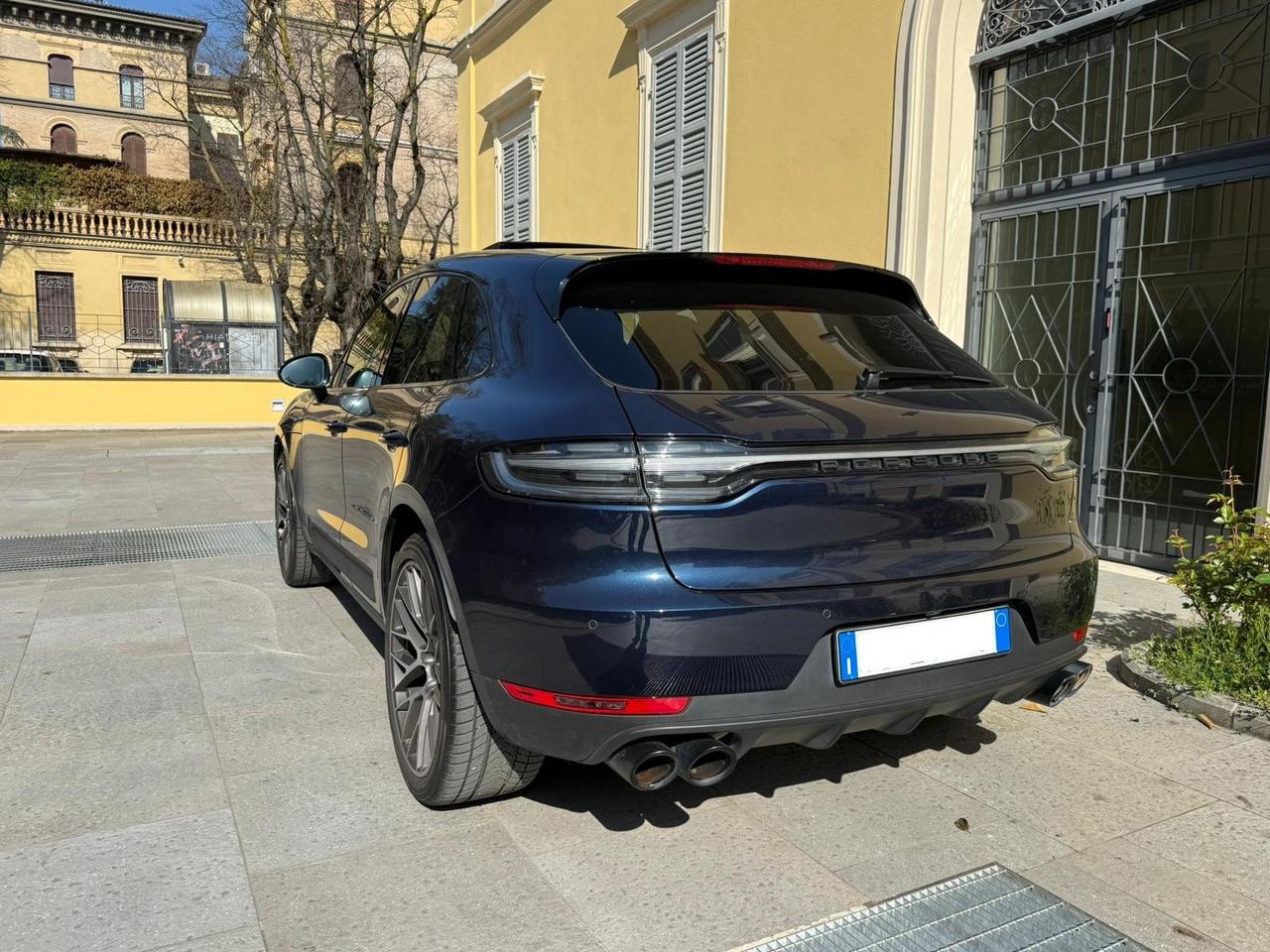 Porsche Macan 2.0 Tetto Pano FULL OPTIONAL IVA ESPOSTA