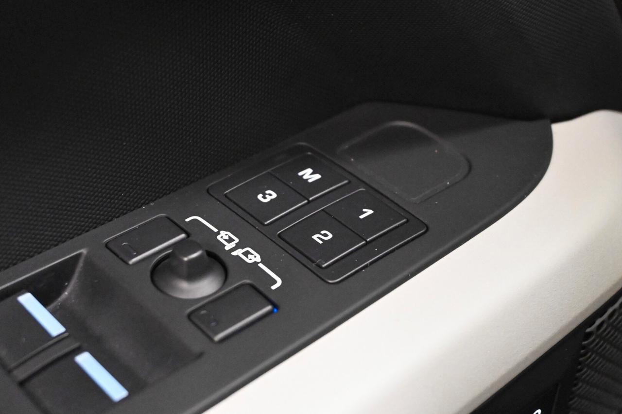 LAND ROVER Defender (2019) Defender 110 3.0D I6...