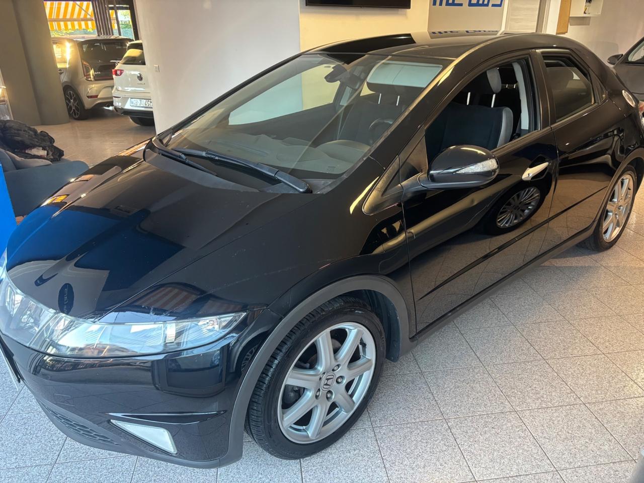 Honda Civic 1.8 i-VTEC 5p. Exclusive LE