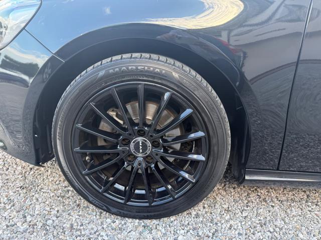 MERCEDES-BENZ A 200 d Automatic Premium
