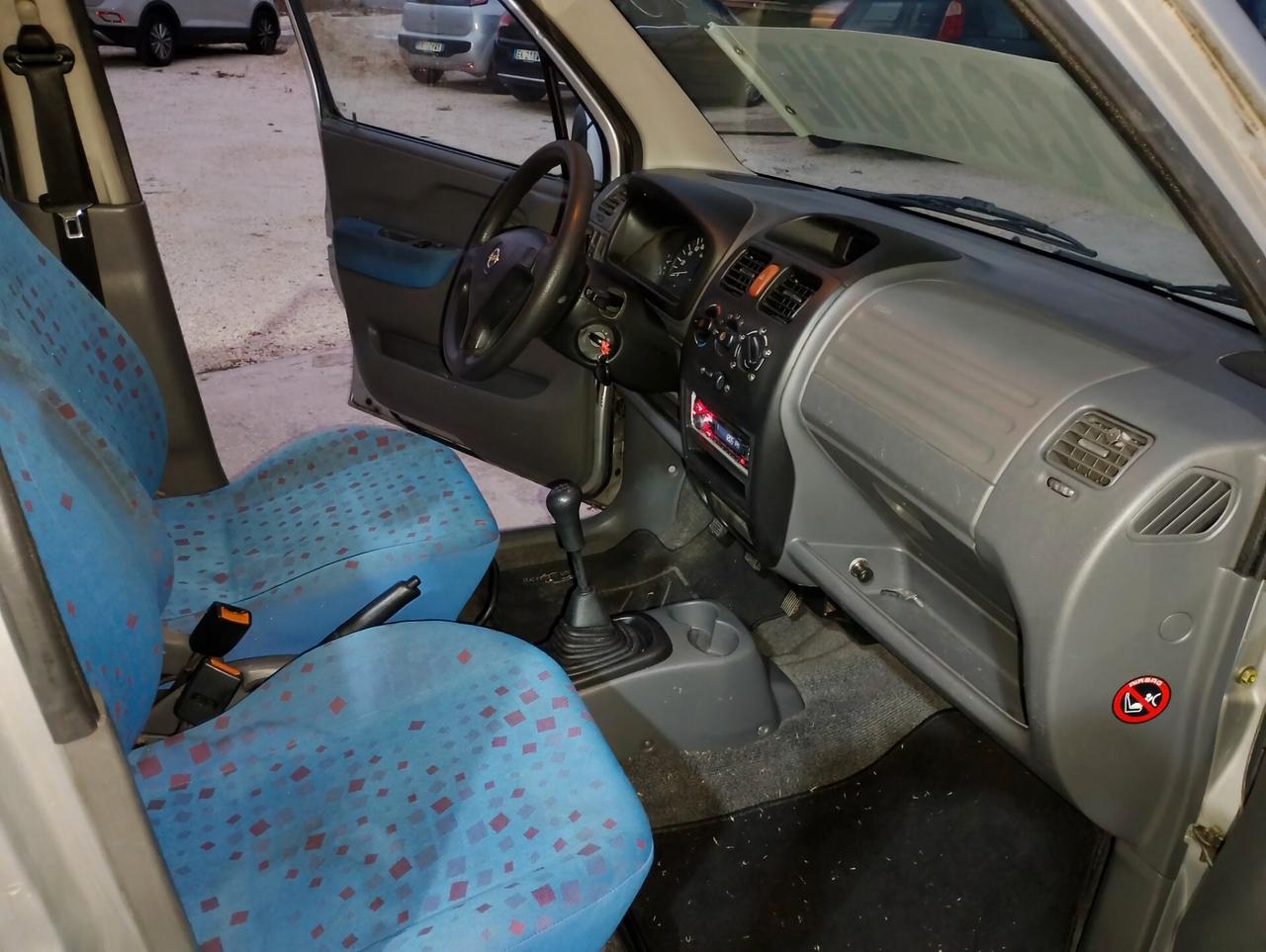 Opel Agila 1.2 16V Comfort