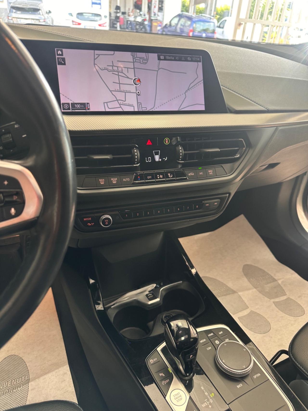 Bmw 118 118d 5p. Msport