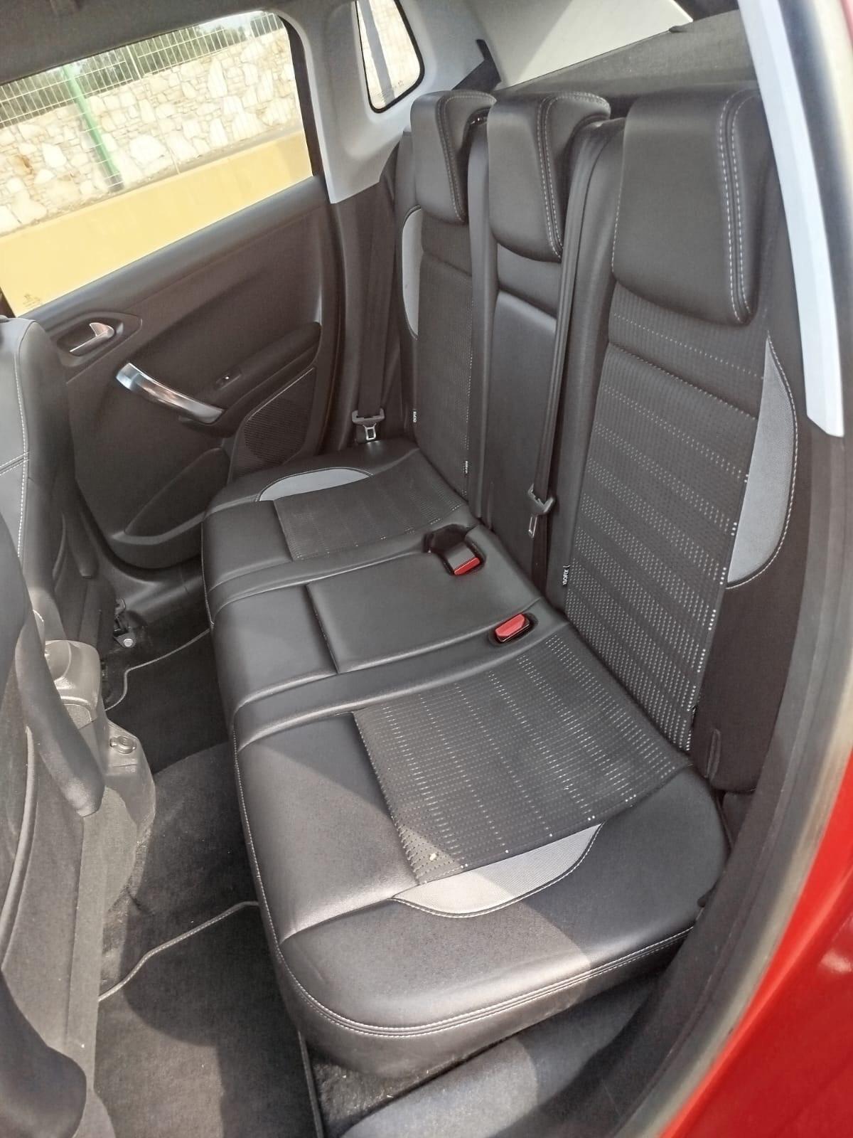 Peugeot 2008 1.6 e-HDi 115 CV Stop&Start Allure