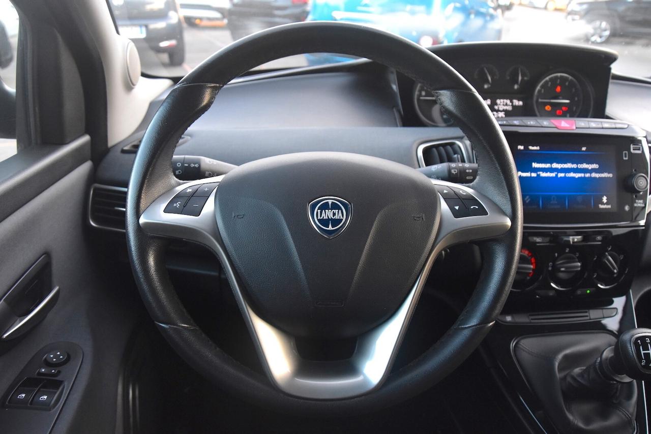 Lancia Ypsilon 1.0 Hybrid Gold