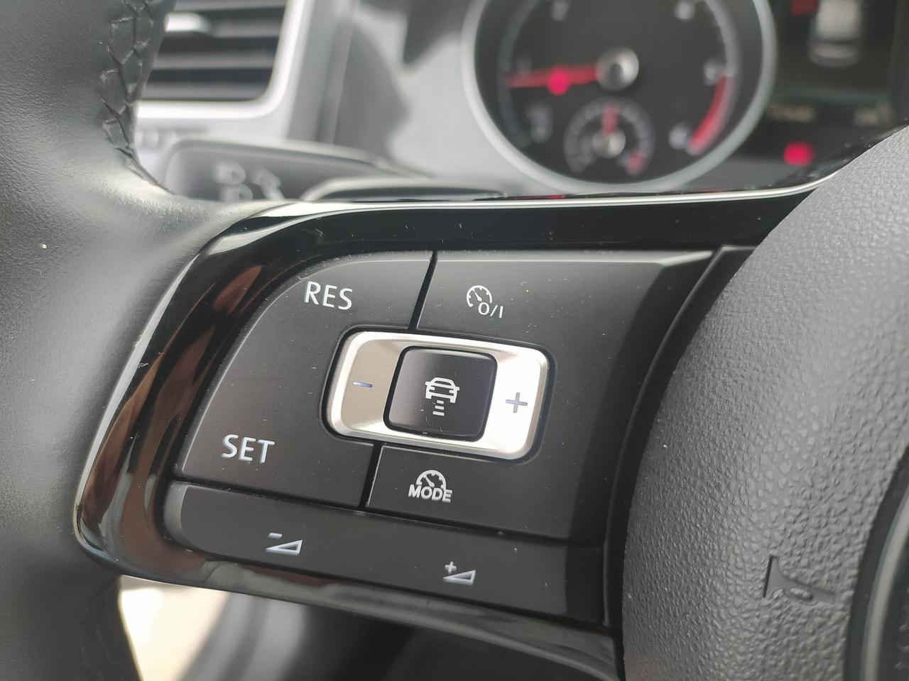 Volkswagen Golf Business 1.6 TDI BlueMotion #11156
