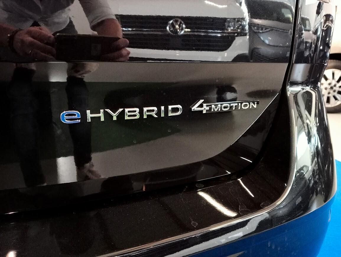 Volkswagen T7 Multivan 1.5 245cv PHEV 4MOTION 4X4 LIFE 7P PRONTA CONS