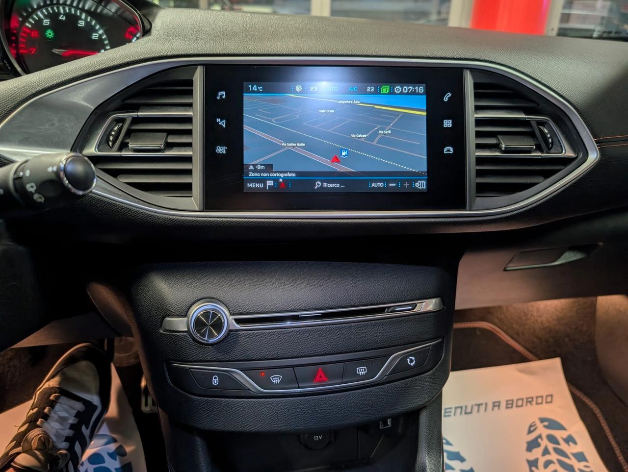 Peugeot 308 BENZINA 1.2 80.000 KM AUTOMATICO