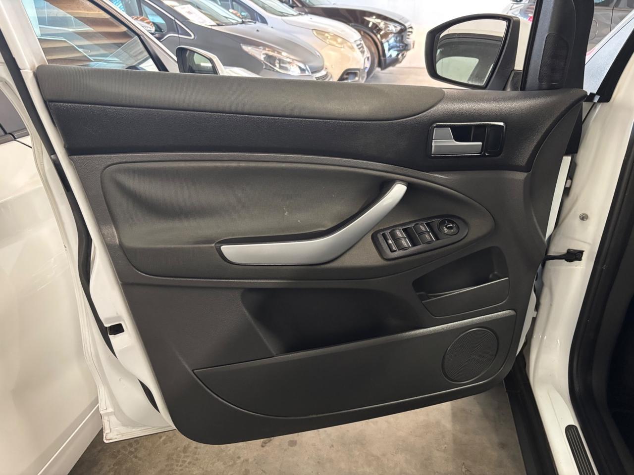 Ford Kuga 2.0 TDCi 140 CV 2WD Titanium