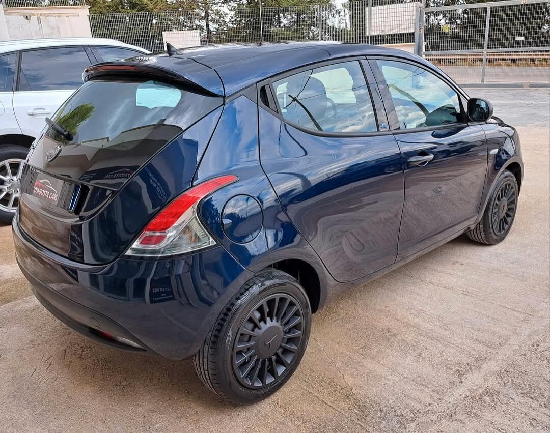 Lancia Ypsilon 1.2 69 CV 5 porte GPL Ecochic Elefantino Blu