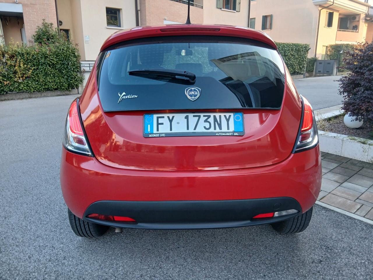 Lancia Ypsilon 1.2 69 CV 5 porte S&S unico proprietario tua a € 193 mese