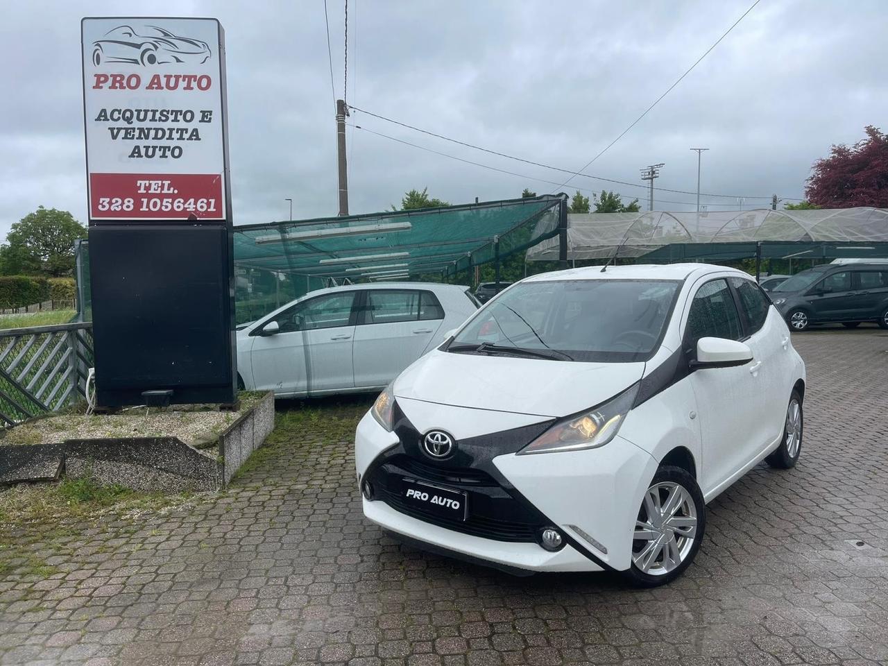 Toyota Aygo 1.0 VVT-i 69 CV 5 porte x-play