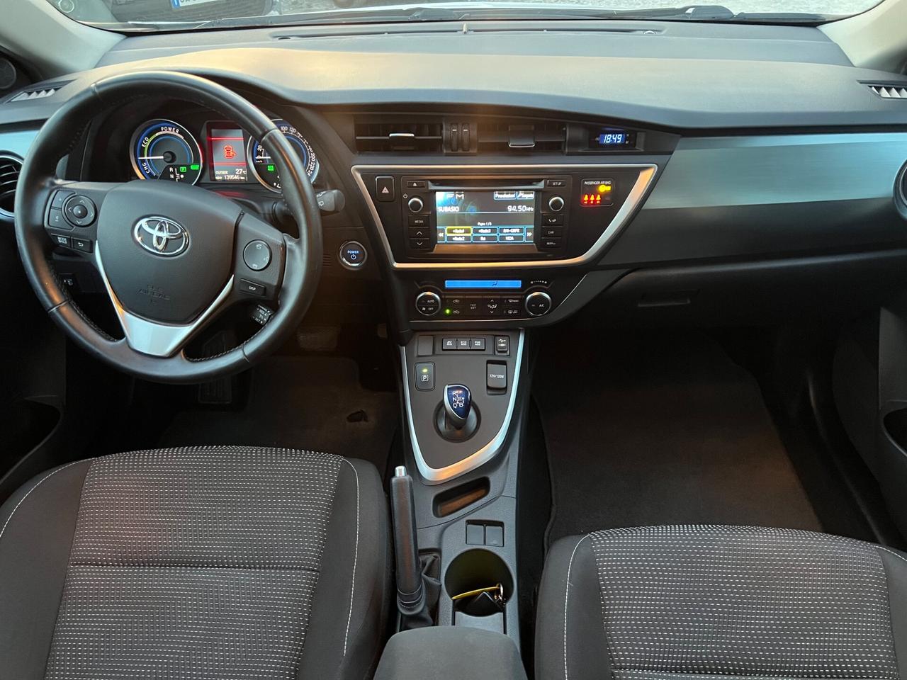 Toyota Auris Hybrid Automatica Permute Rate