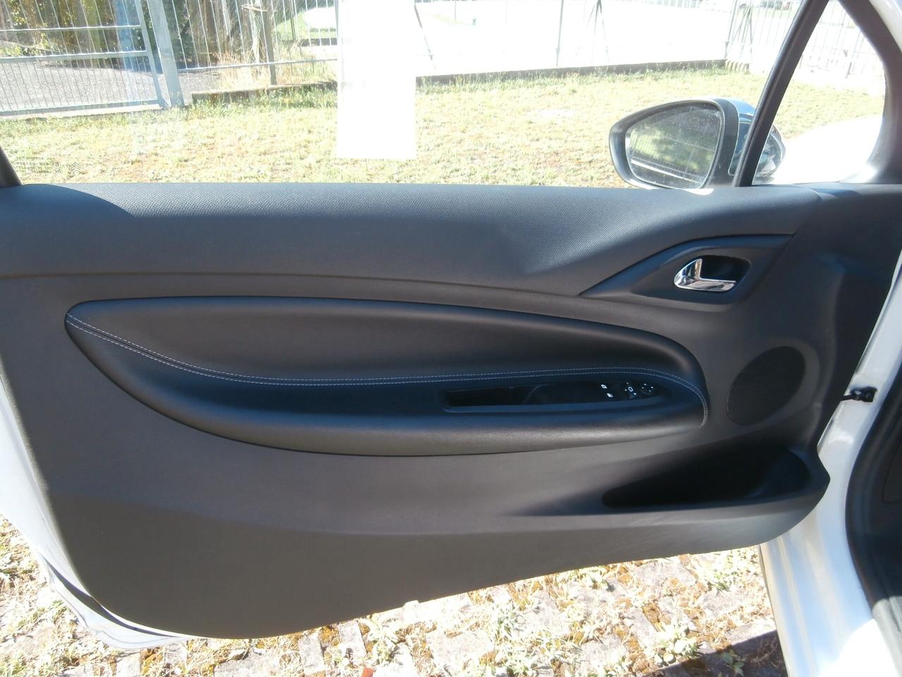 Ds DS3 DS 3 1.4 HDi 70 Just Black NEOPATENTATI