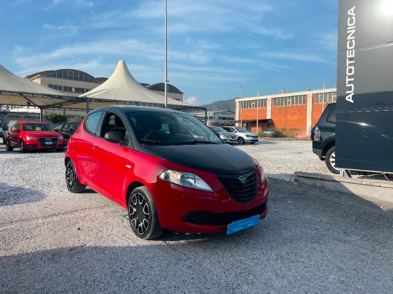 LANCIA Ypsilon 1.2 69 CV 5 porte S Momodesign