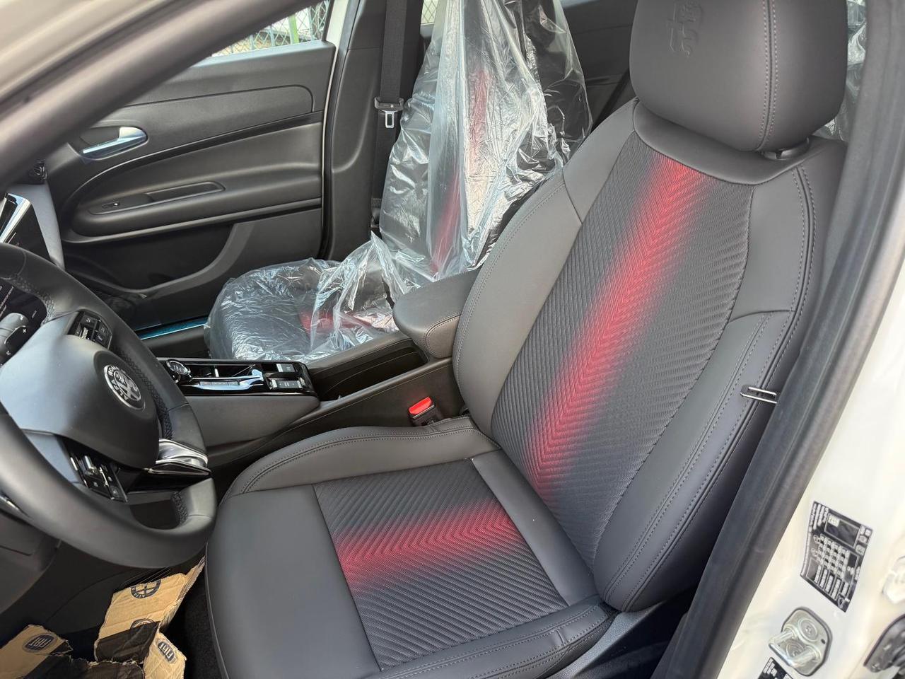 Alfa Romeo Junior 1.2 ibrida Speciale 145cv edct6