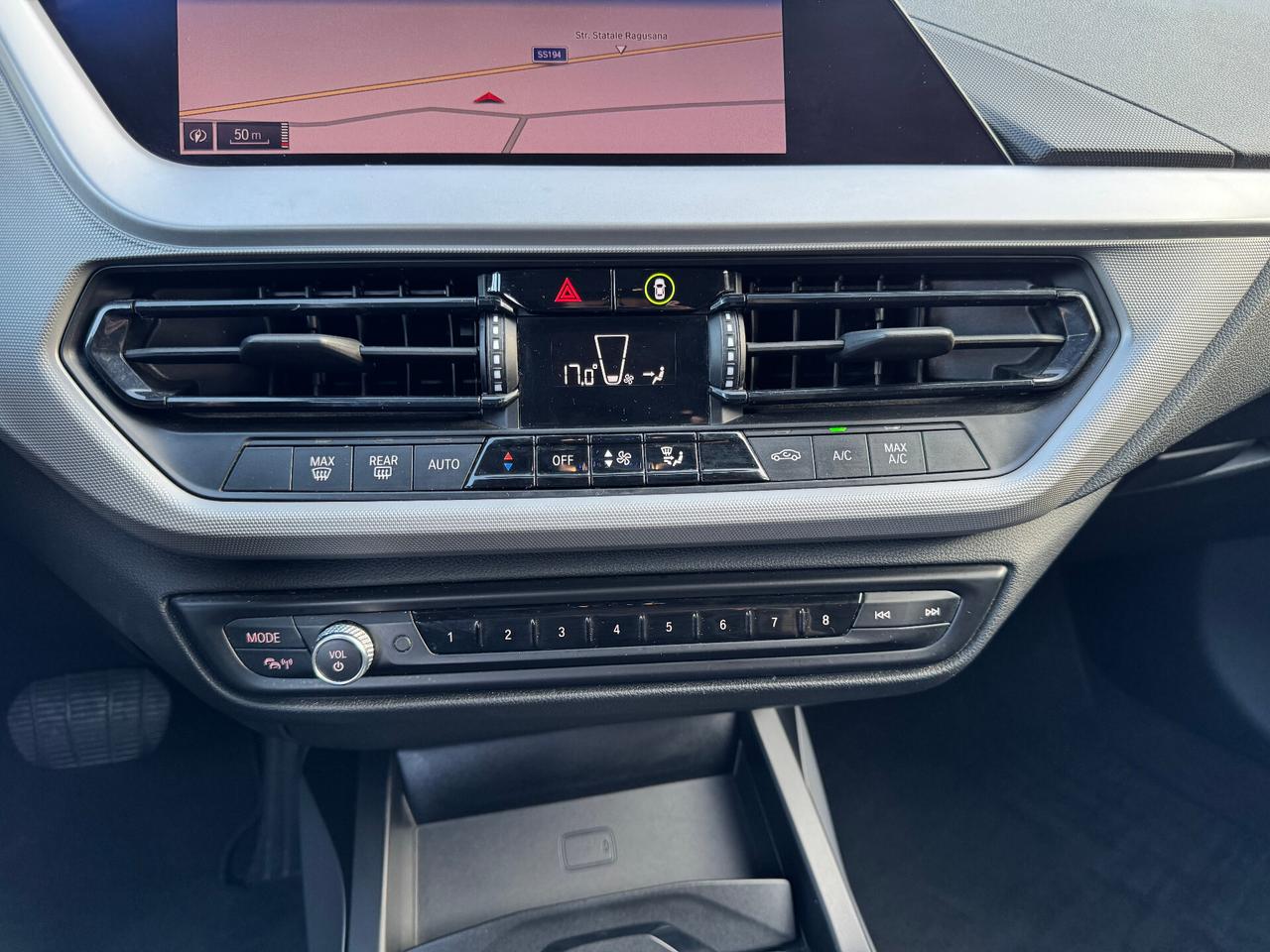 Bmw 118 118d 5p. Business Advantage