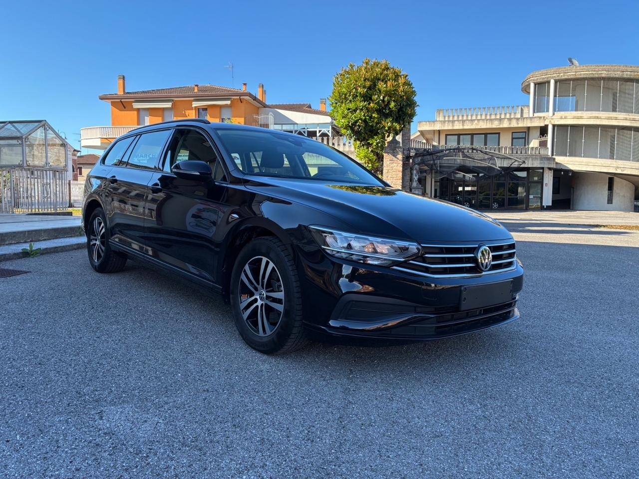 Volkswagen Passat Variant 1.6 TDI SCR DSG Business BMT