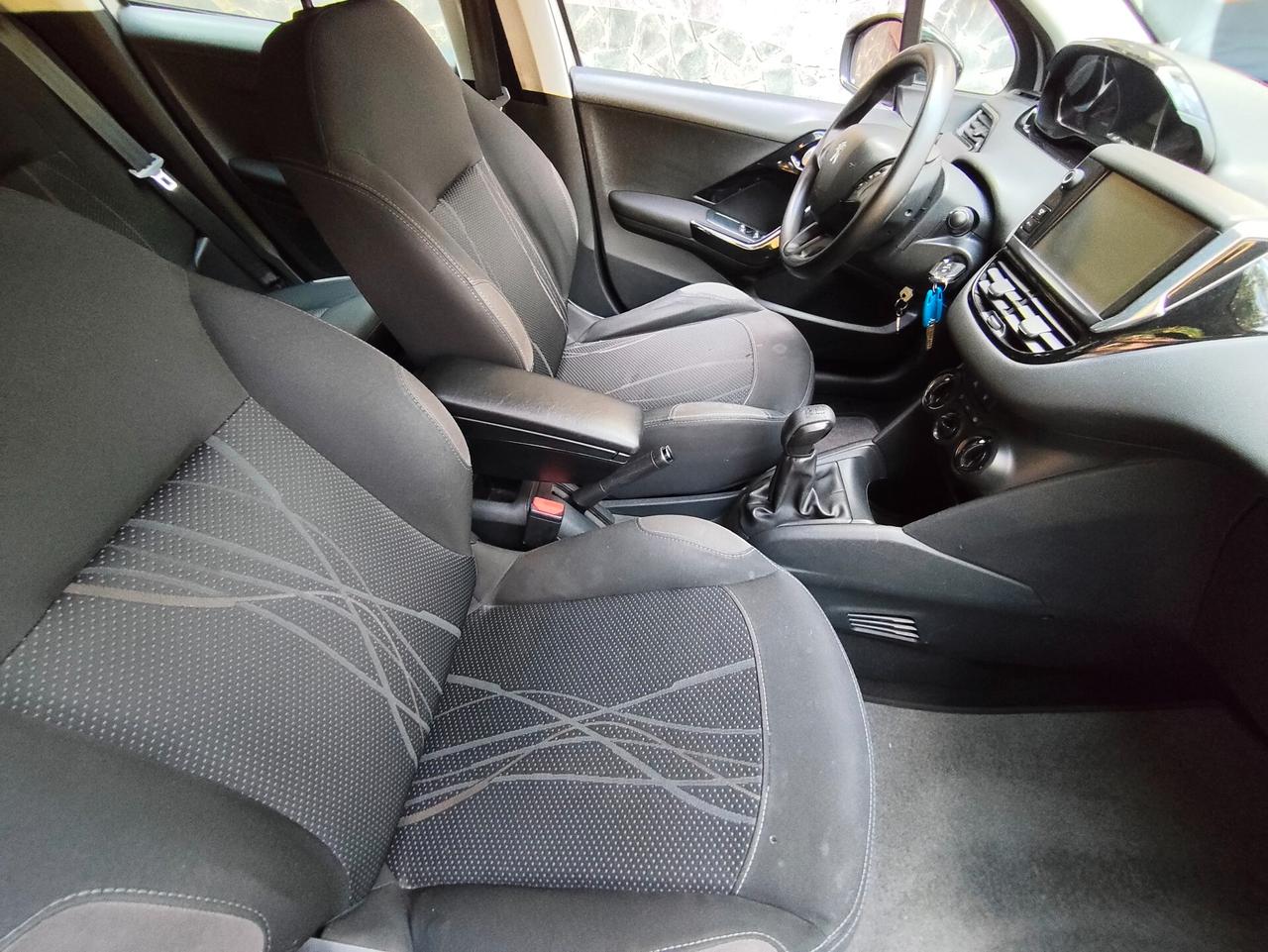 Peugeot 208 1.4 HDi 68 CV 5 porte 2014