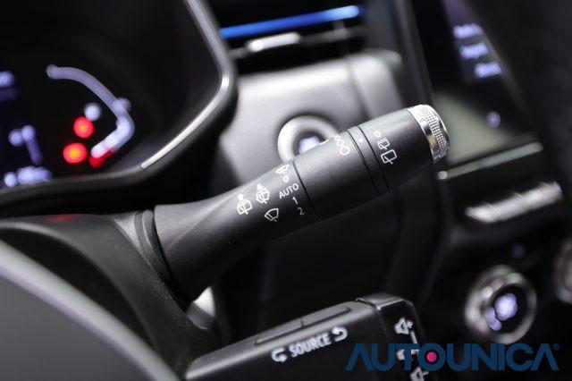 RENAULT Clio FULL HYBRID E-TECH 140 CV AUTOMATICA