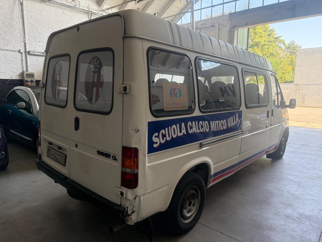 Ford Transit Turneo 2.5 D PC Base 9 posti