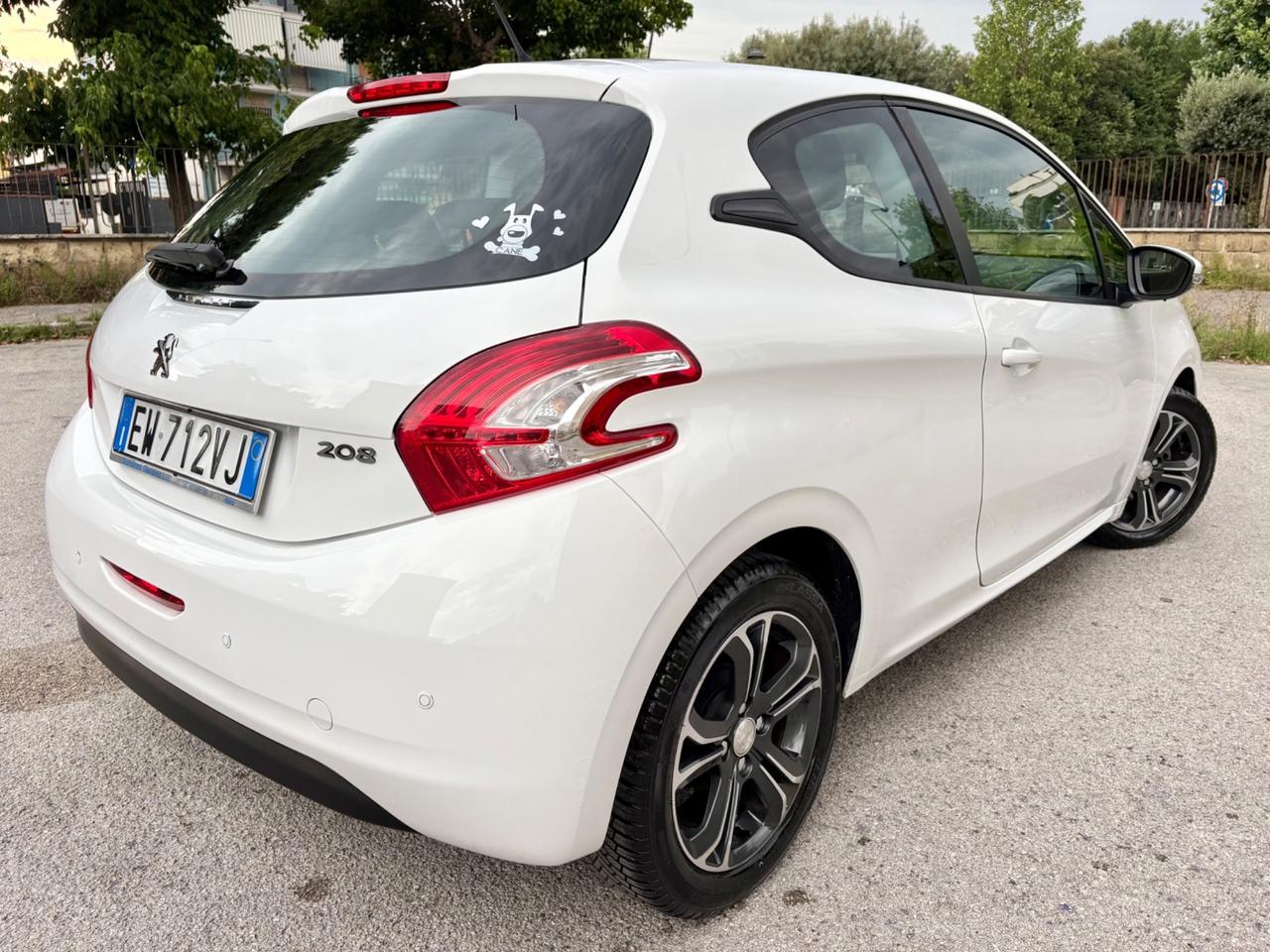 Peugeot 208 1.4 HDi 68 CV 99000km