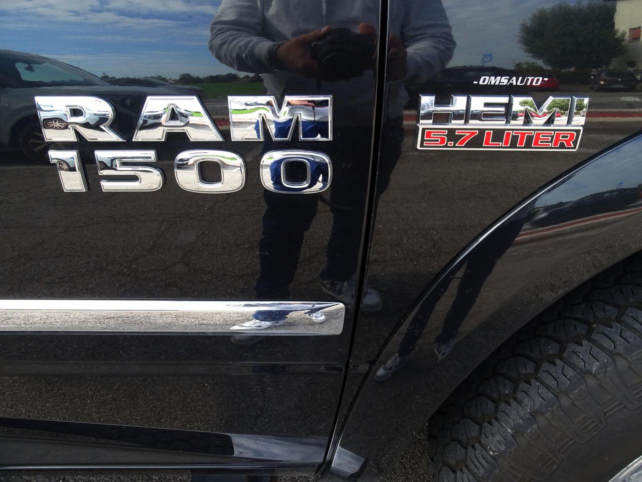 Dodge RAM 1500 AWD 5.7L V8 401CV LARAMIE AUTOCARRO