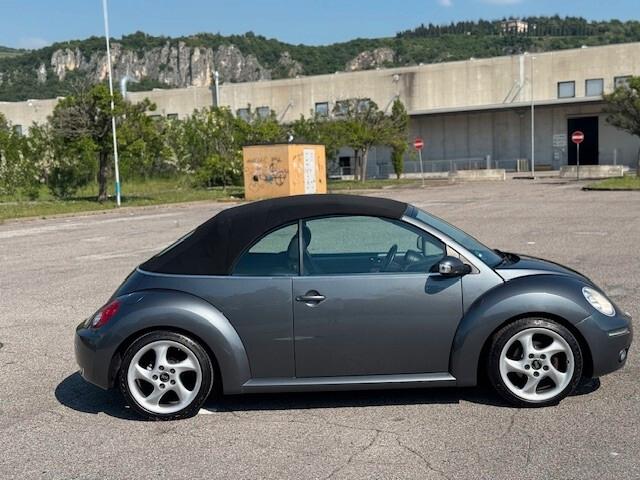 Volkswagen New Beetle 1.6 Cabrio