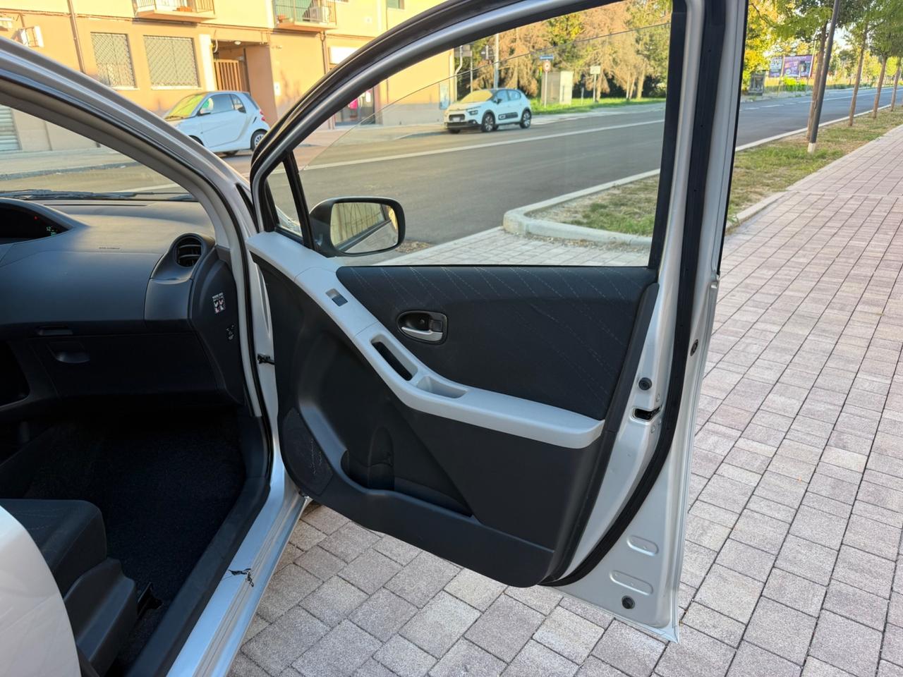 Toyota Yaris 1.3 5 porte M-MT Navi