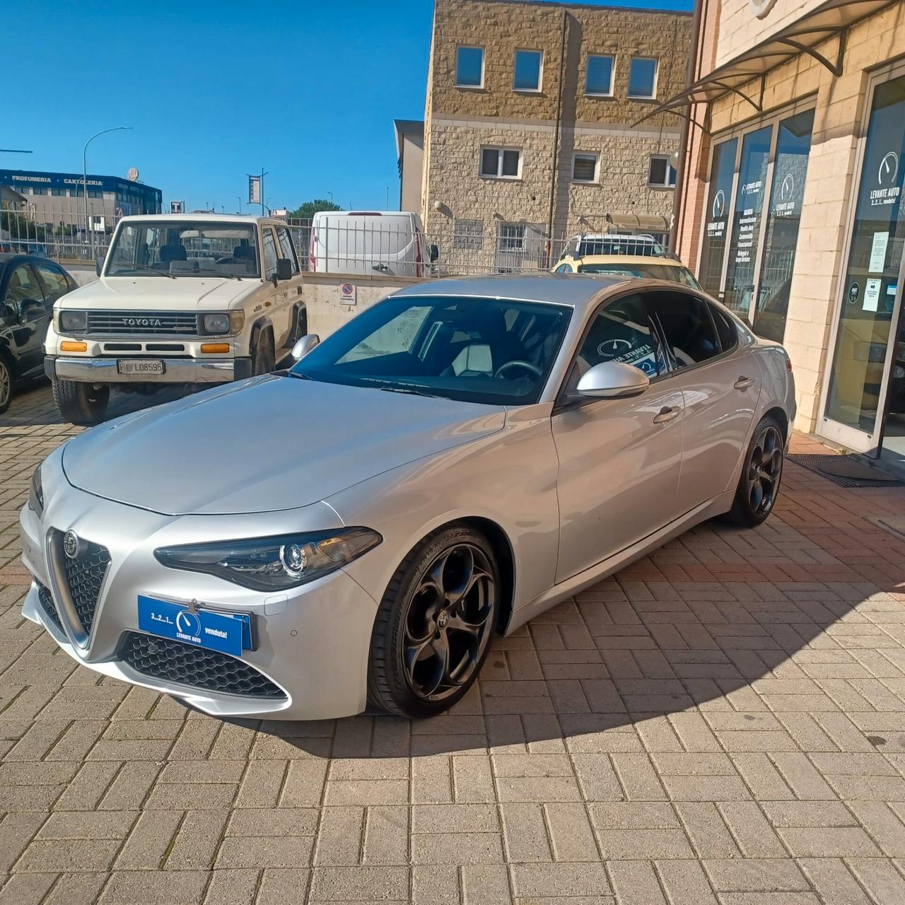 TENUTA IN MODO MANIACALE GIULIA 2.2 TDI FULL OPTIONAL