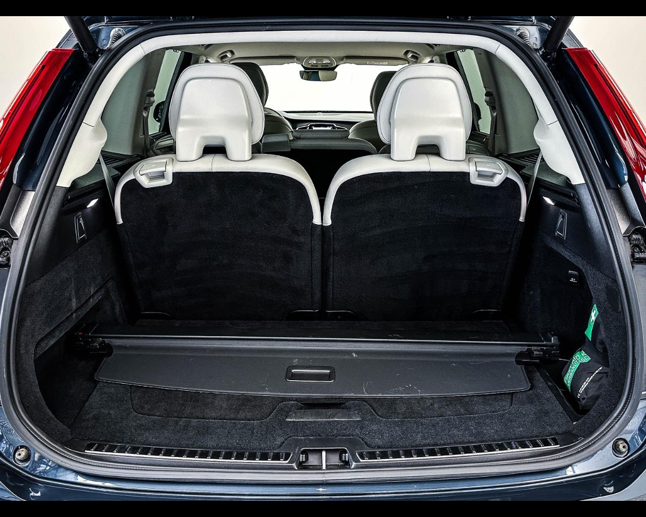VOLVO XC90 (2014-->) - XC90 B5 (d) AWD automatico 7 posti Plus Bright