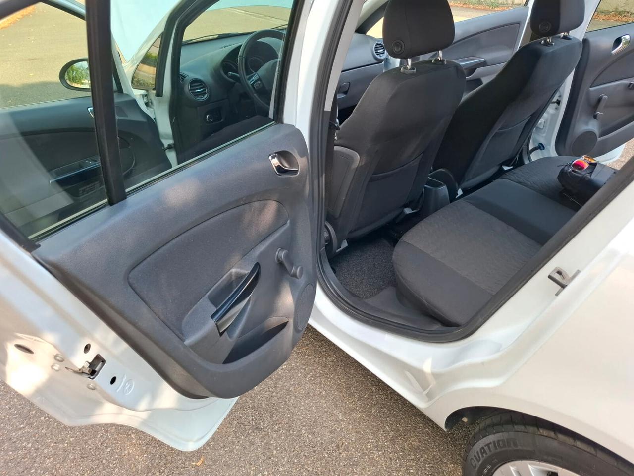 Opel Corsa 1.2 5 porte 2013 SOLAMENTE 99.000 KM