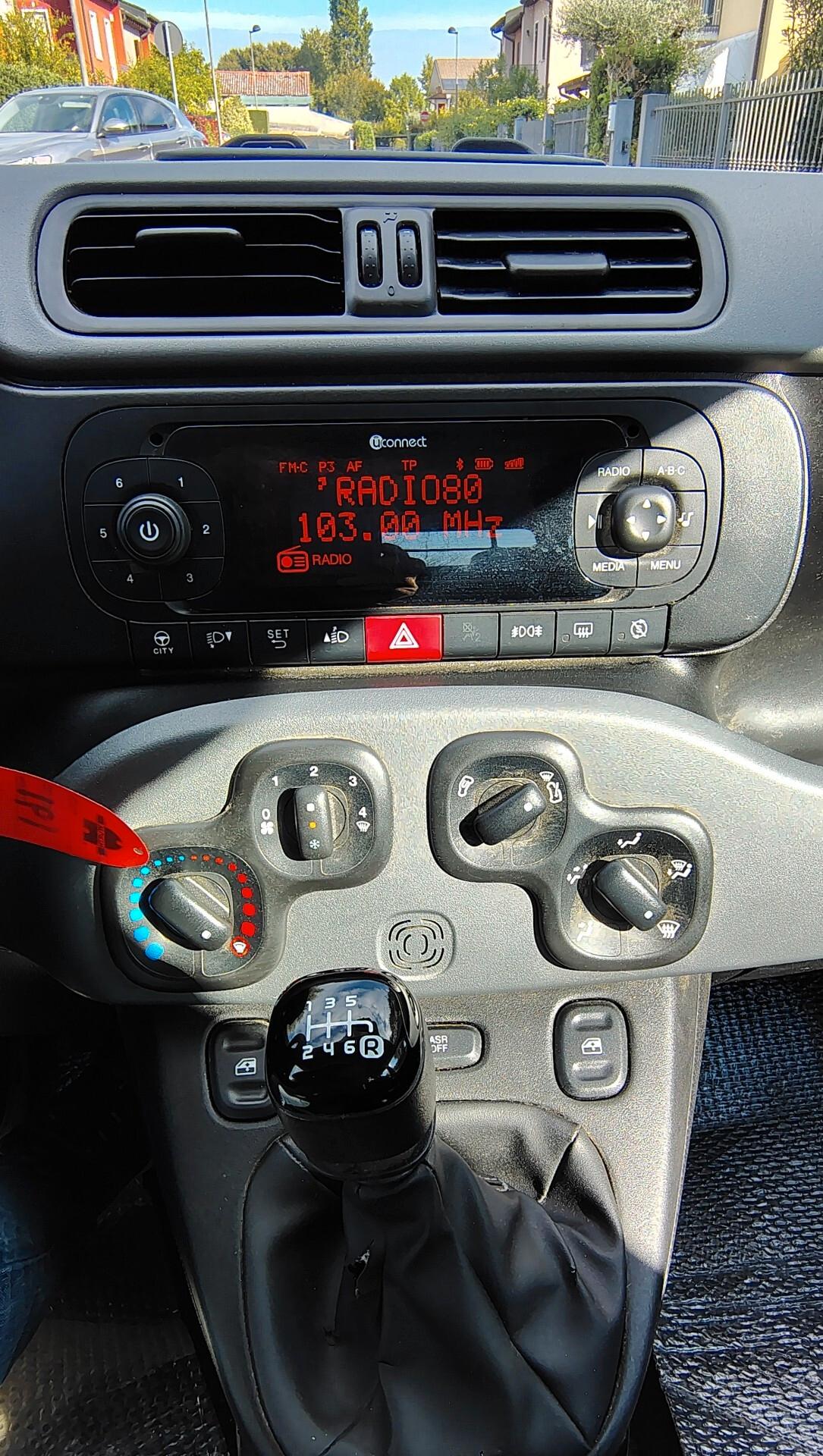 Fiat Panda 1.0 GSE S&S Hybrid Street Van 4 posti