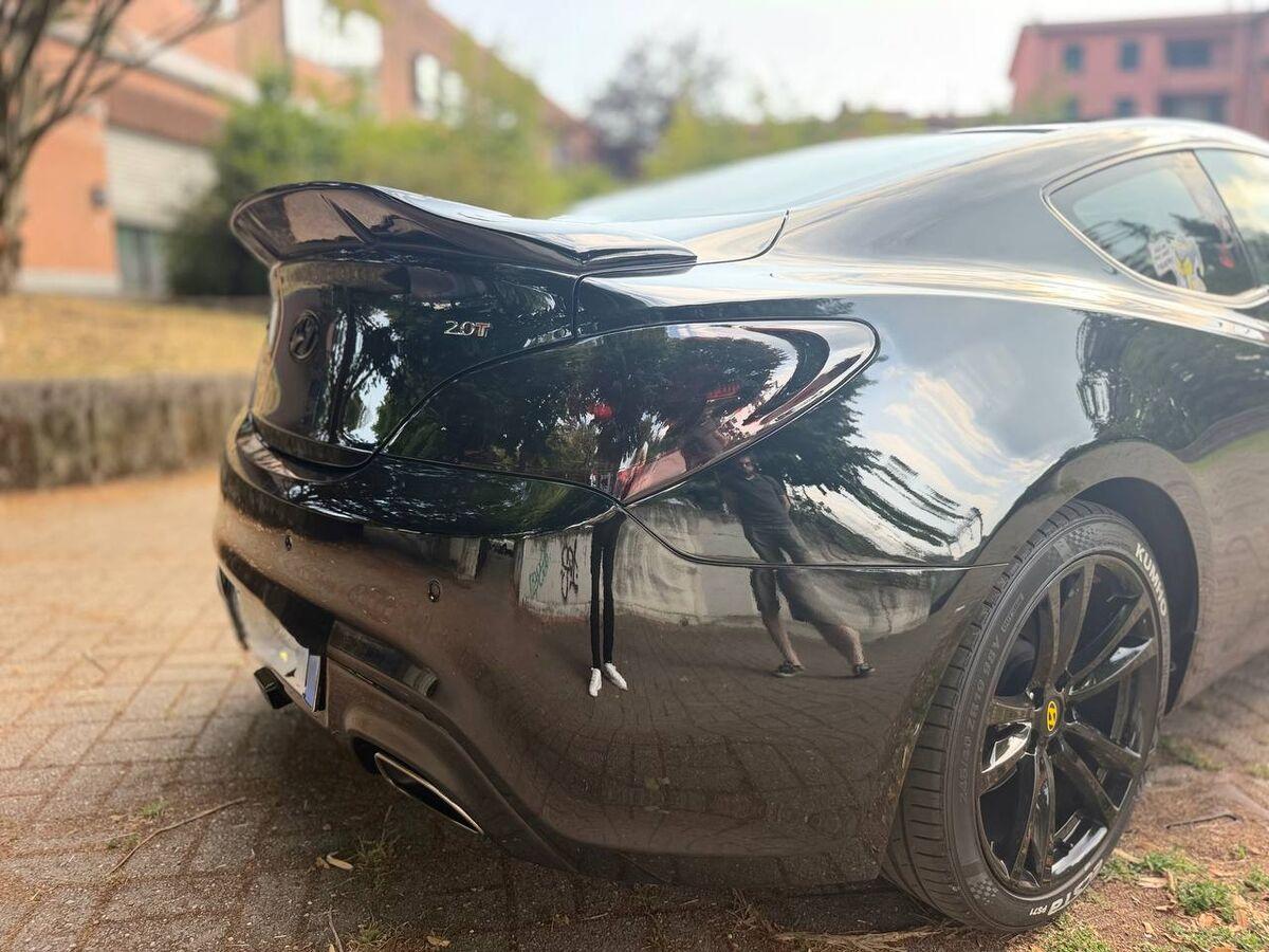 Hyundai Genesis 2.0 turbo Sport