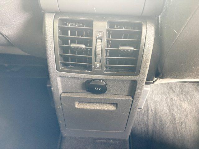 VOLKSWAGEN Touran 1.6 BENZINA FARI FENDI CERCHI IN LEGA OK NEOP