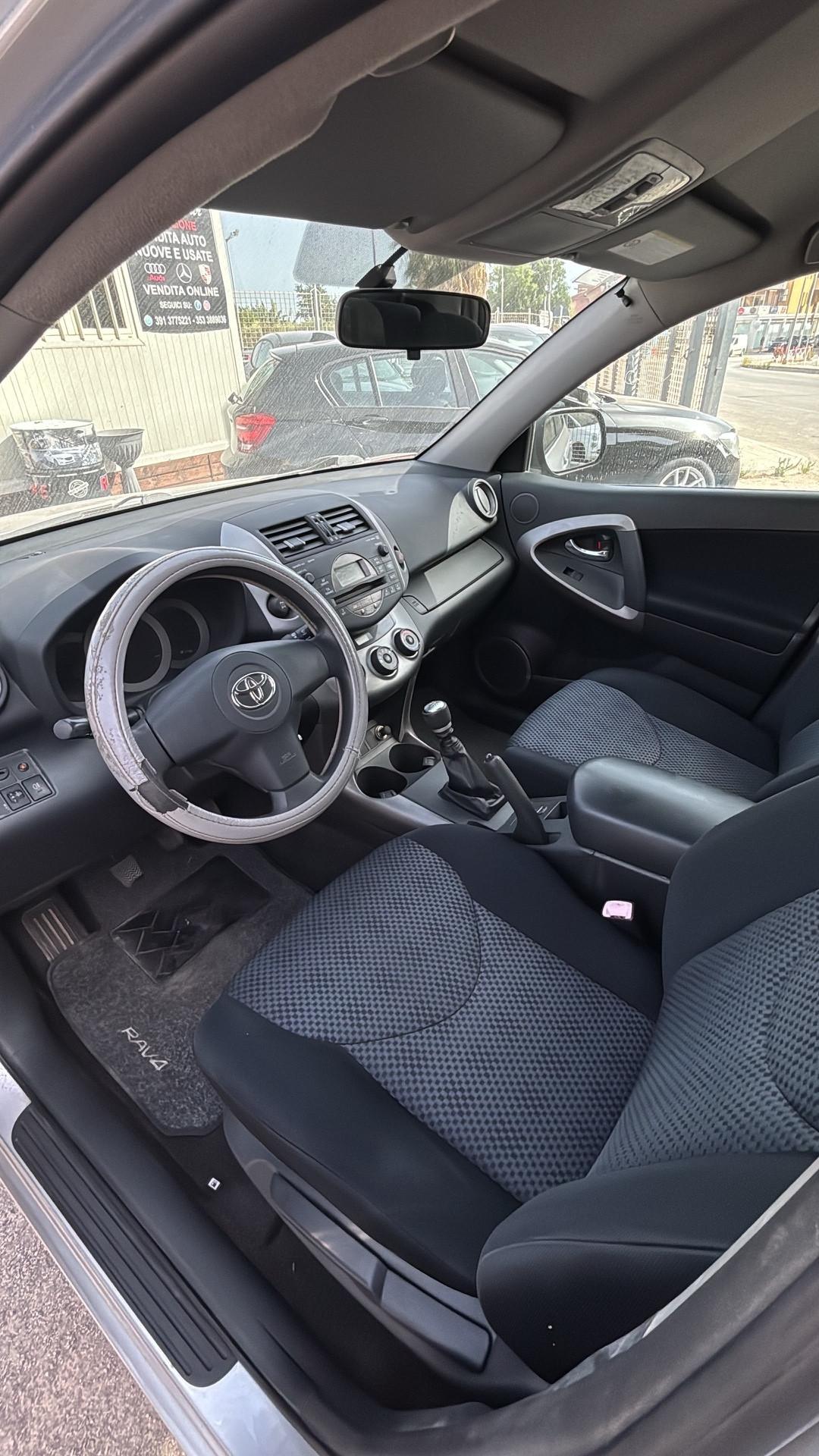 Toyota RAV 4 RAV4 2.2 D-4D 136 CV Luxury