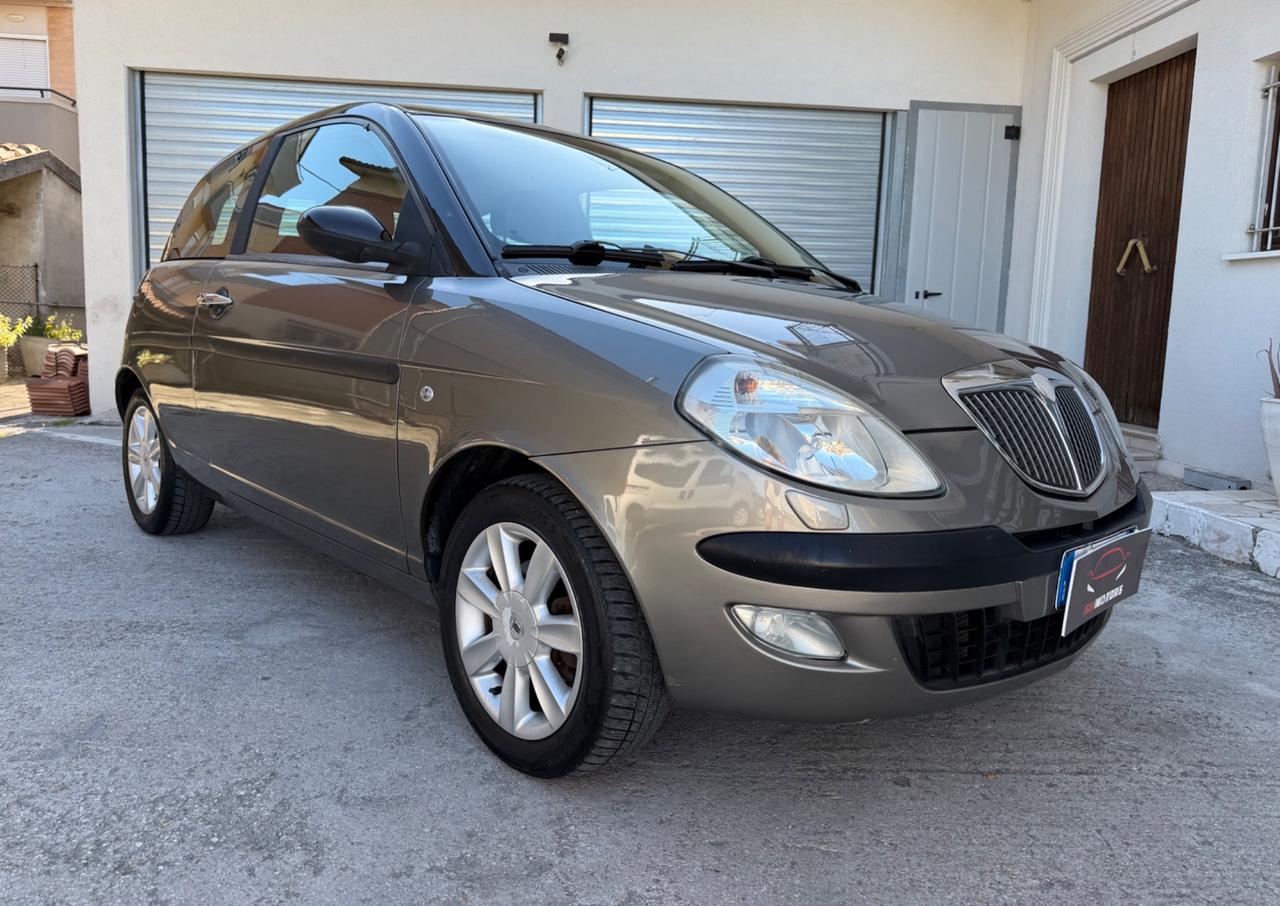 Lancia Ypsilon 1.3 Multijet - CAMBIO AUTOMATICO