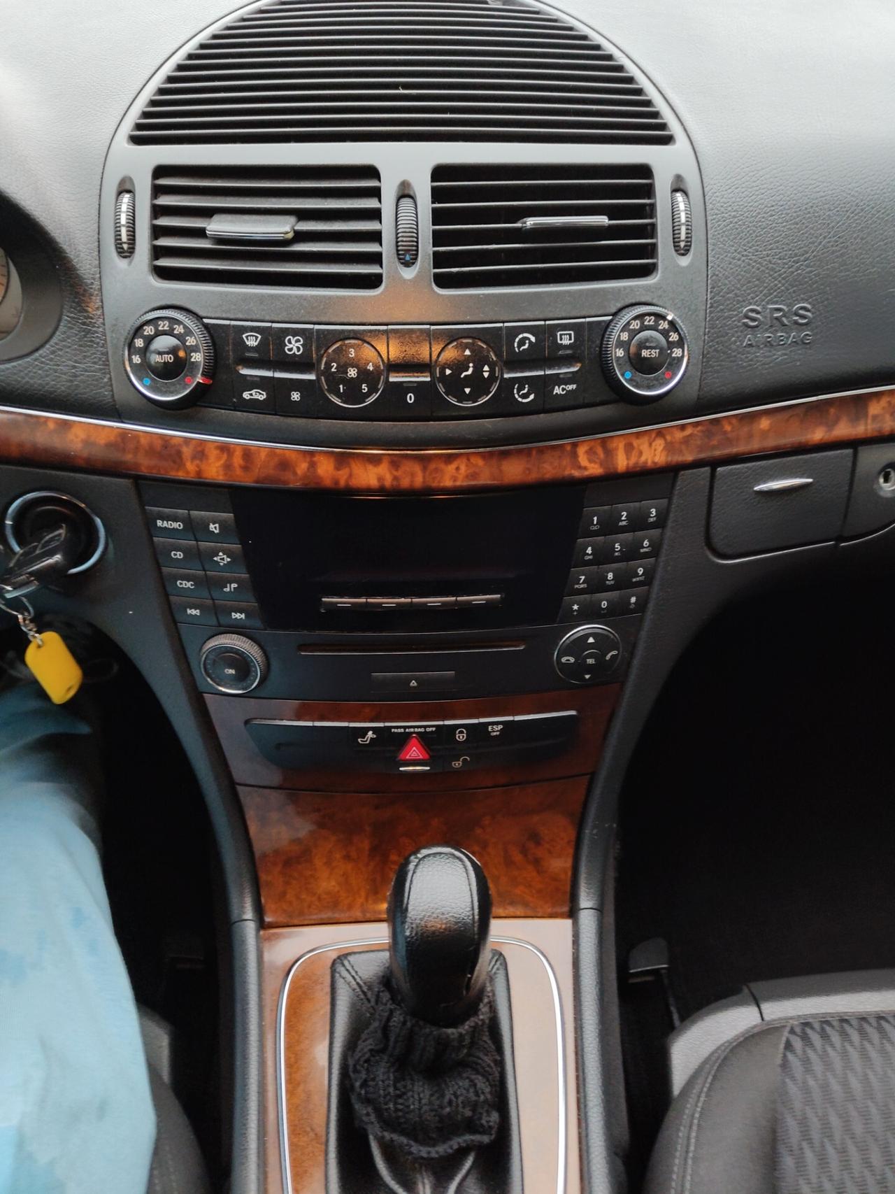 Mercedes-benz E 220 CDI cat Elegance