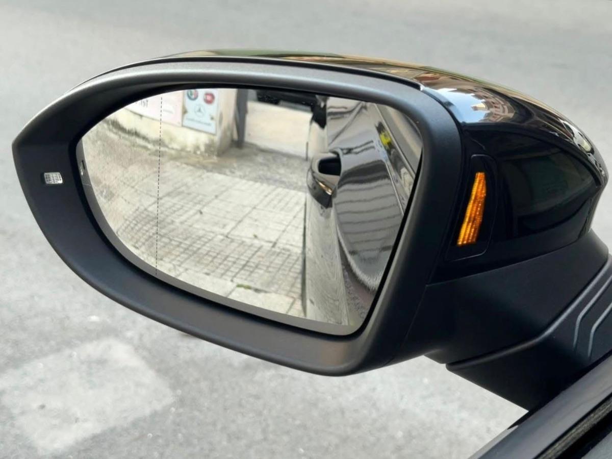 Volkswagen Golf 8 GTI 2.0 TSI 245 CV