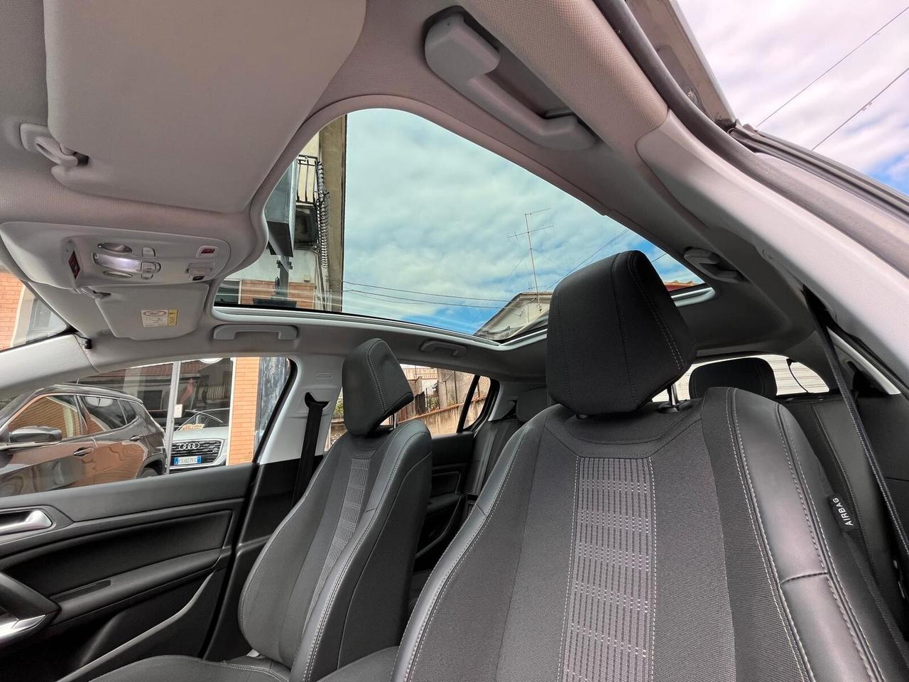 Peugeot 308 BlueHDi 130 S&S Allure TETTO