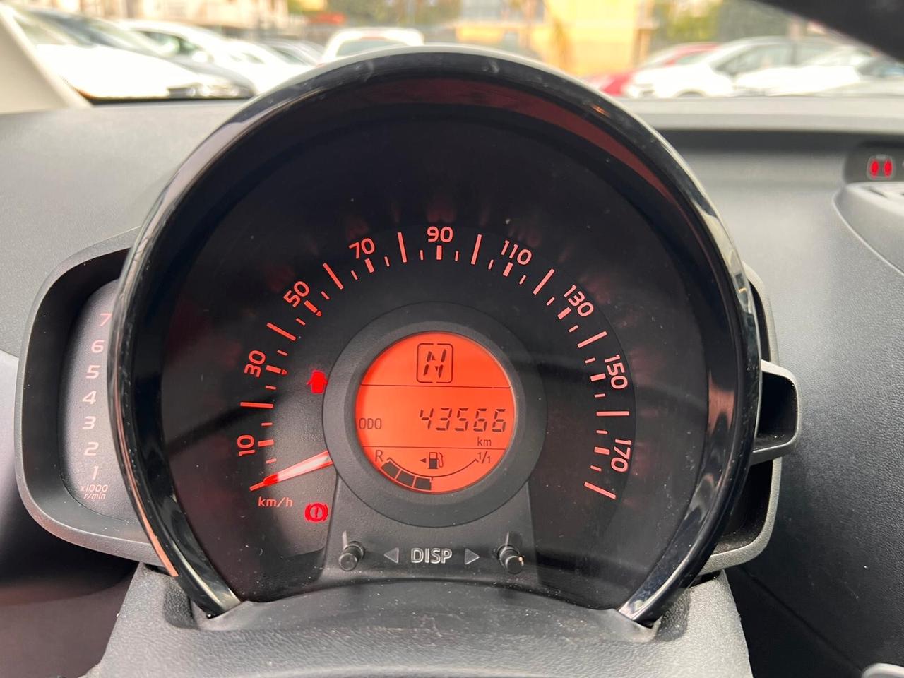 Toyota Aygo Connect 1.0 VVT-i 72 CV 5 porte x-clusiv MMT