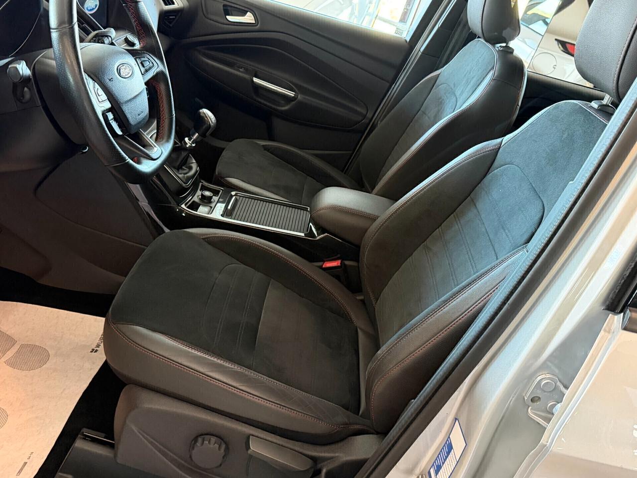 Ford Kuga 2WD 2.0 TDCI 120 cv. ST LINE