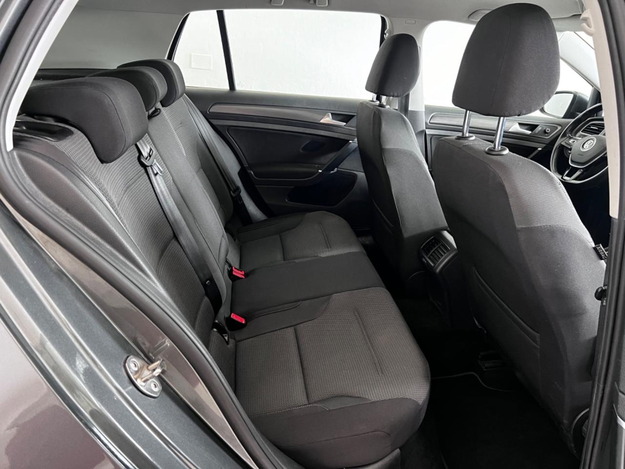 Volkswagen Golf 1.6