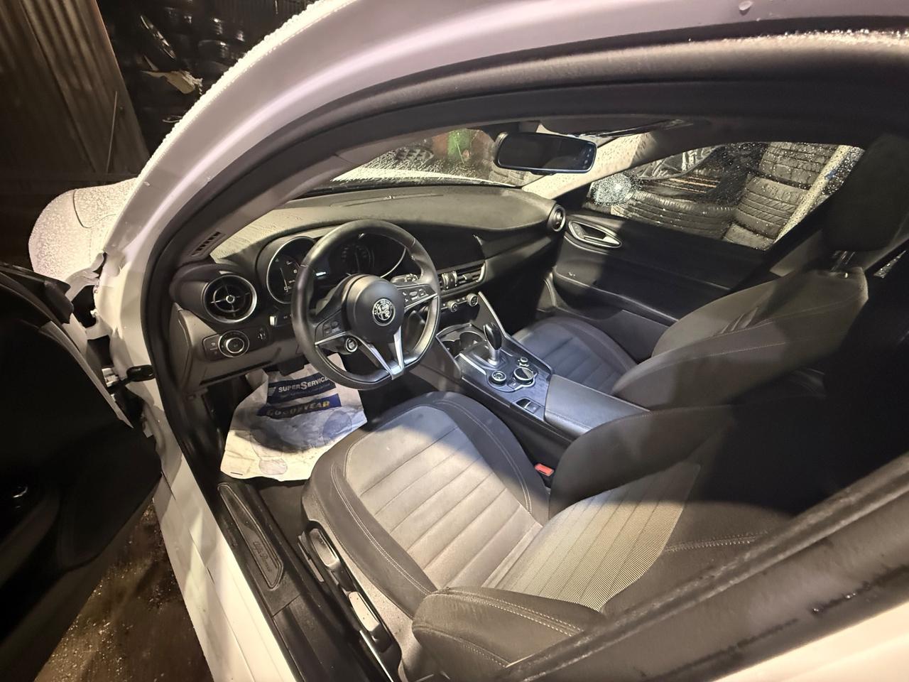 Giulia 2.2 150 CV-automatica-Super-tetto-unipro-