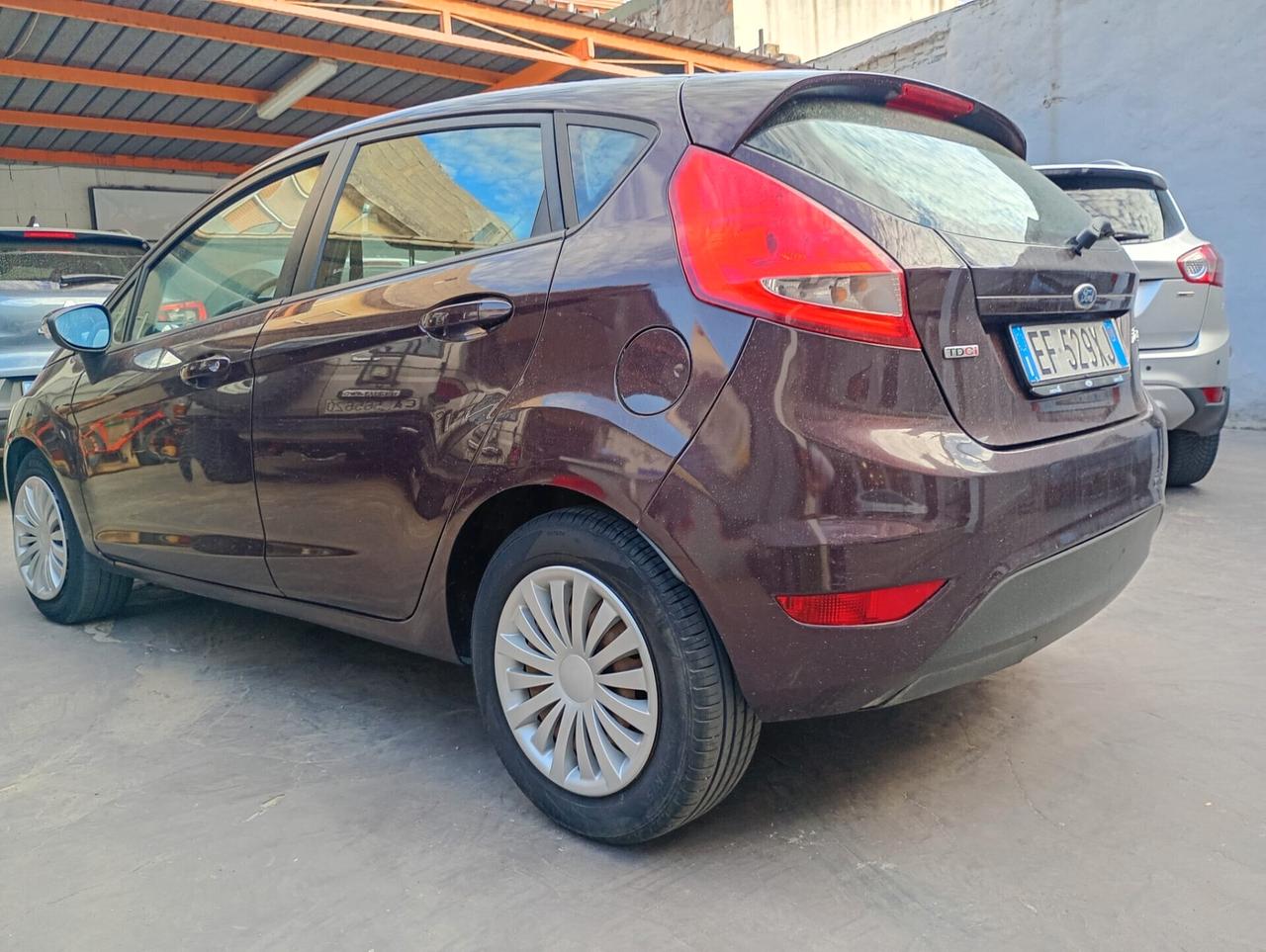 Ford Fiesta 1.4 TDCI Titanium 5 Porte – Economica e Affidabile