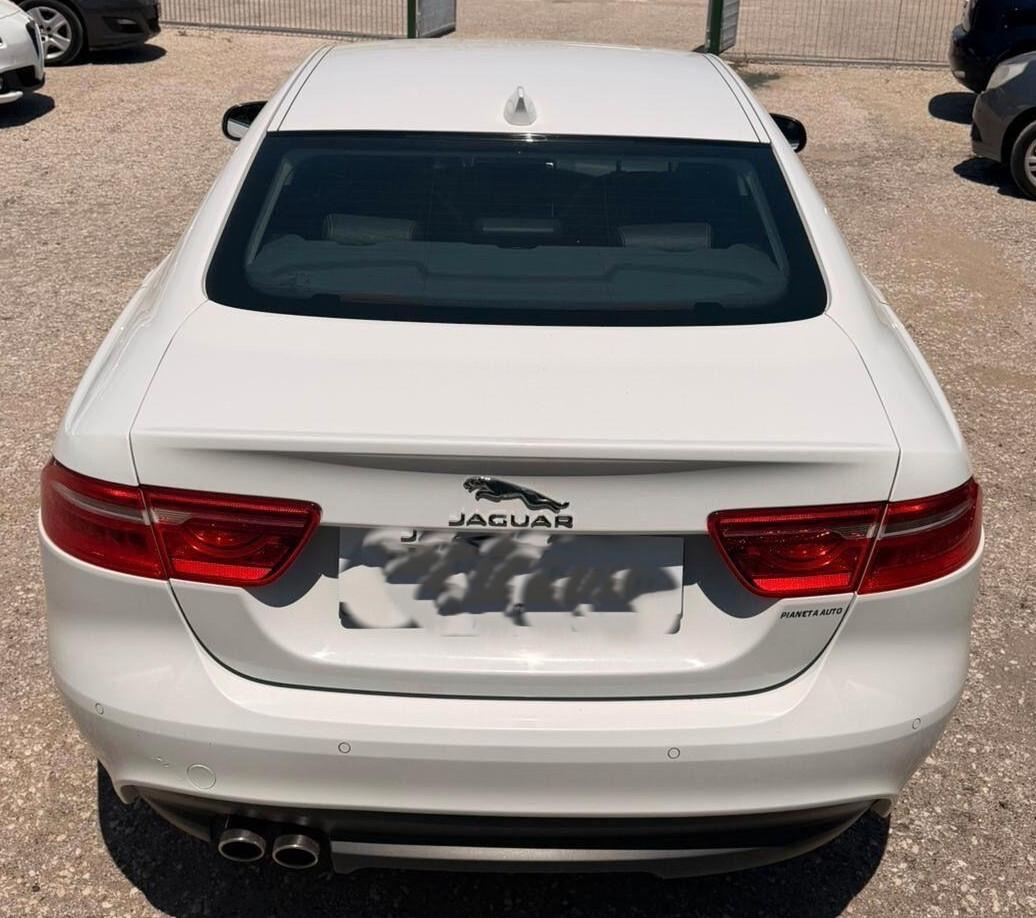 Jaguar XE 2.0 D Turbo 180CV aut. Prestige