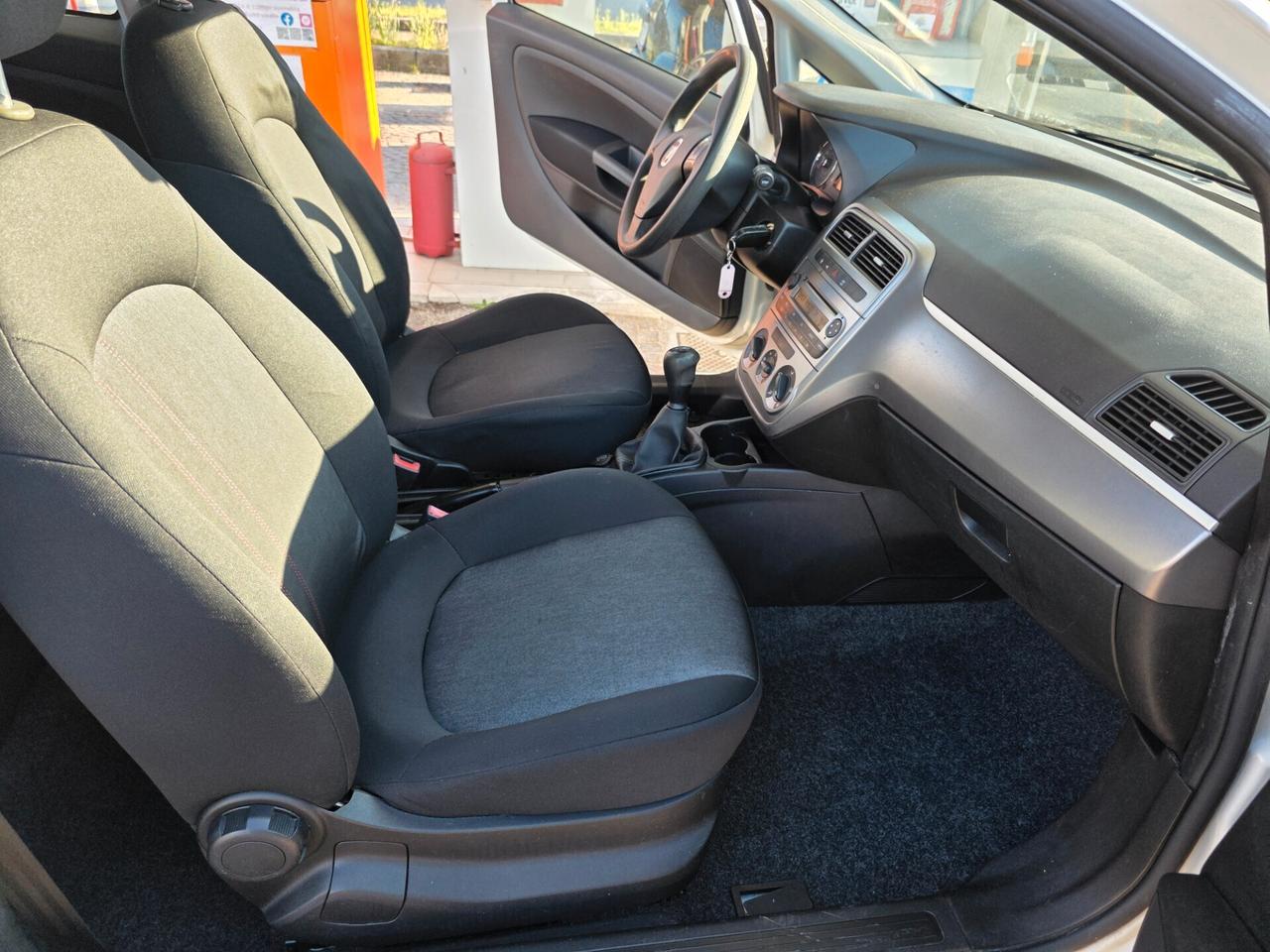 Fiat Qubo 1.3 MJT 75 CV Autocarro Van 4 posti con 287.000km