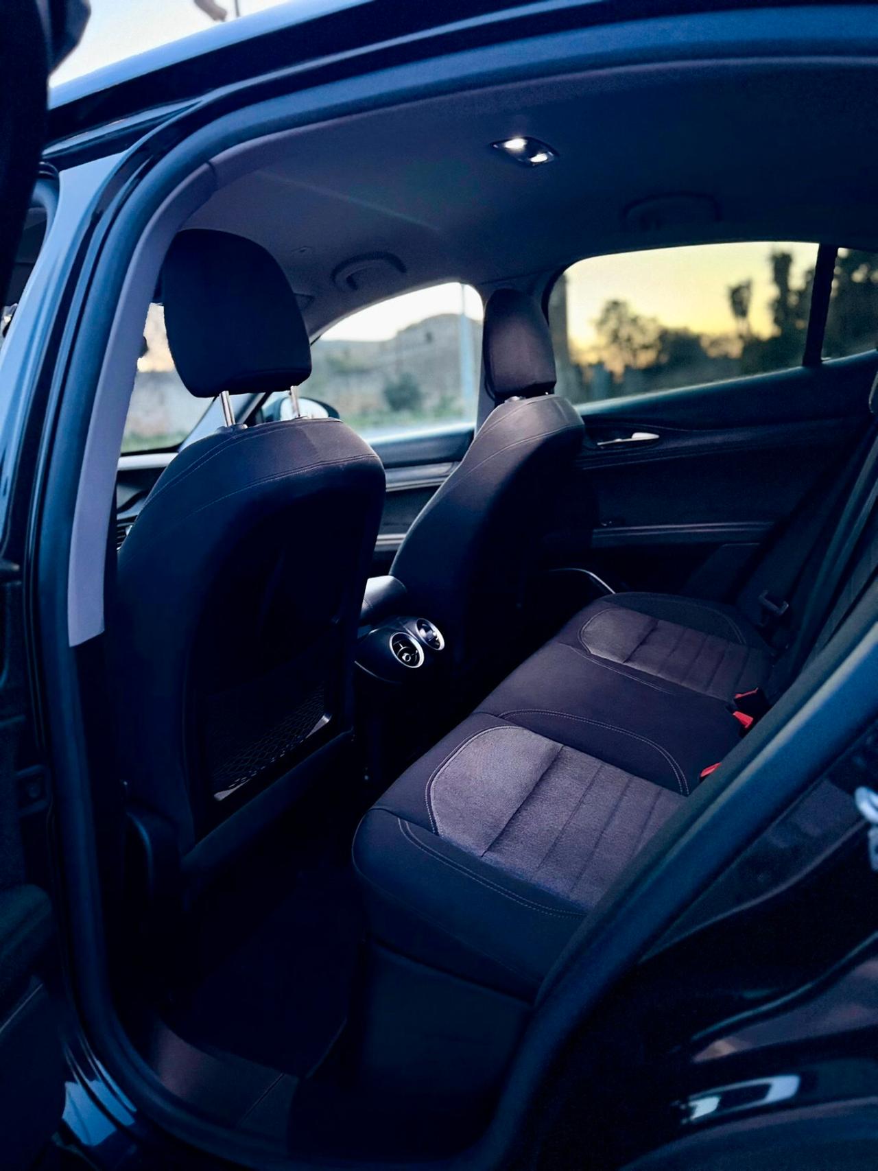 Alfa Romeo Stelvio 2.2 Turbodiesel 180 CV AT8 RWD Executive