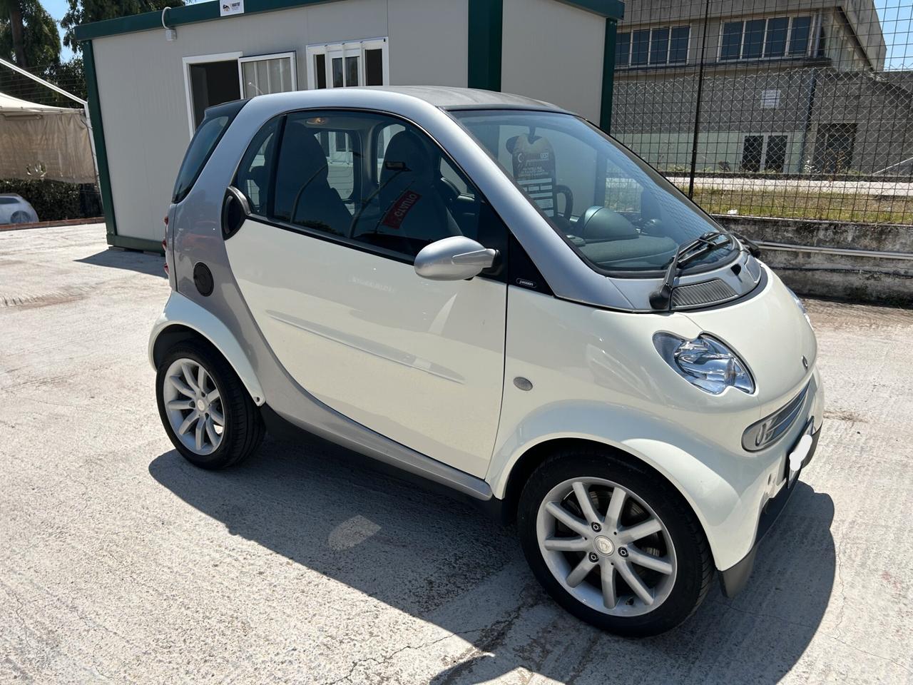 Smart ForTwo 700 coupé pure (45 kW)