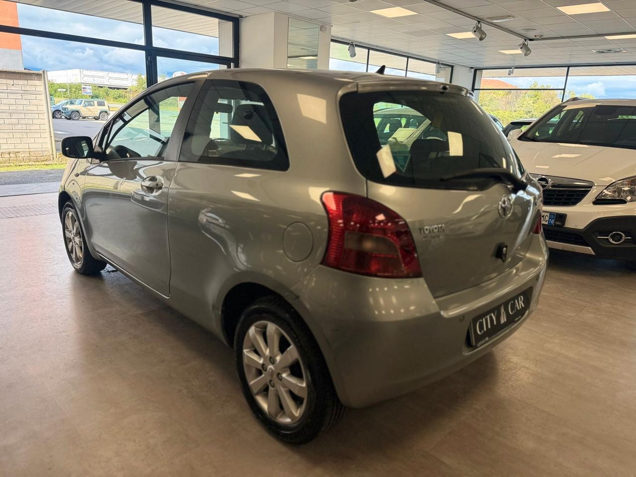 Toyota Yaris 1.0 3 porte Sol