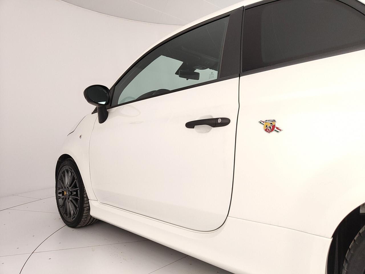 Abarth 695 C 1.4 Turbo T-Jet 180 CV